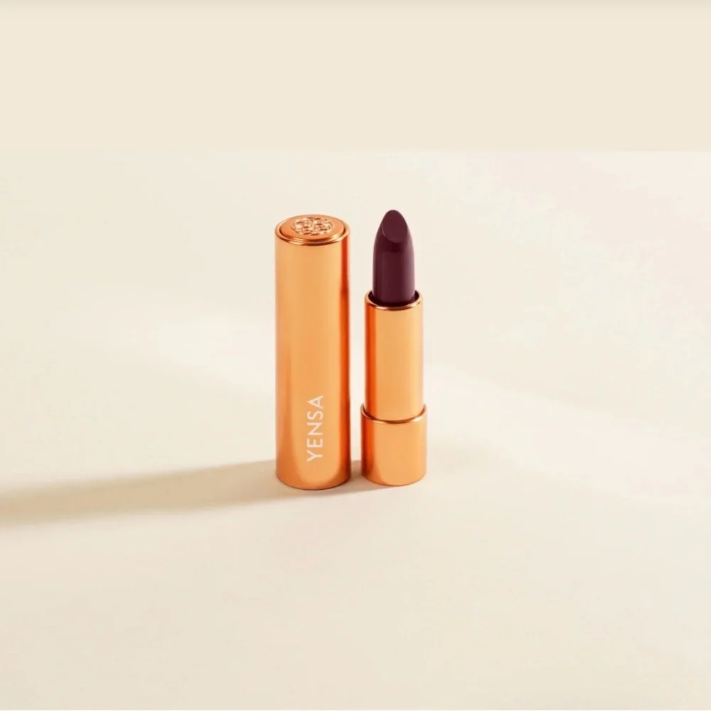 Yensa Super 8 Vibrant Silk Lipstick in “Captivate”   (BNIB)